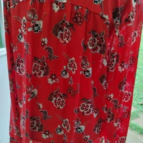 LOFT Floral Bib Front Blouse Red Small - Picture 9 of 10